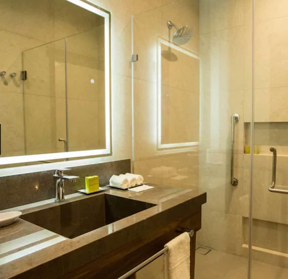 Hilton Garden Inn Monterrey Obispado Esterno foto