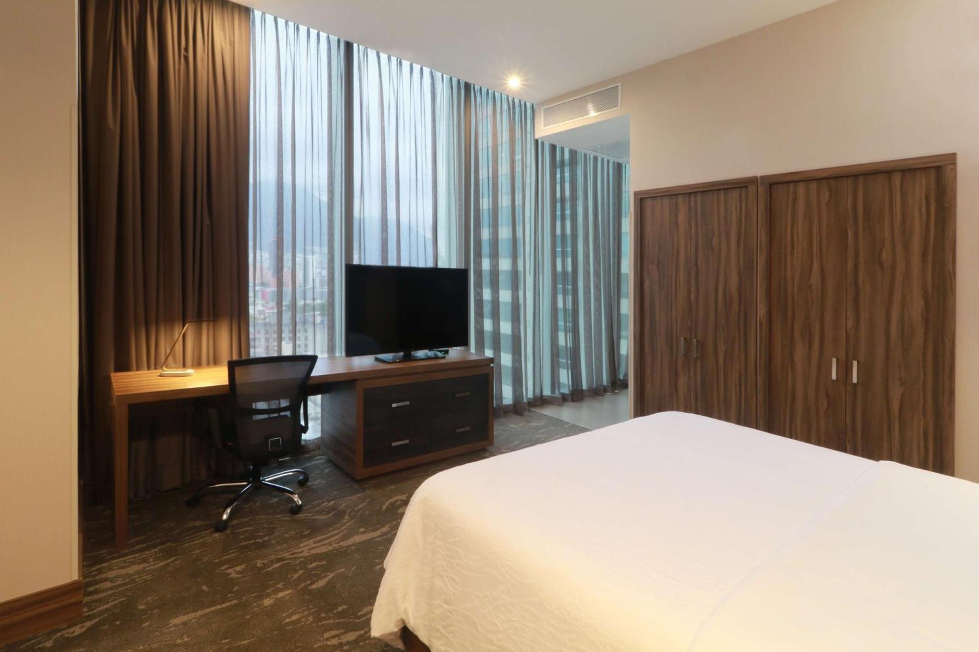 Hilton Garden Inn Monterrey Obispado Esterno foto